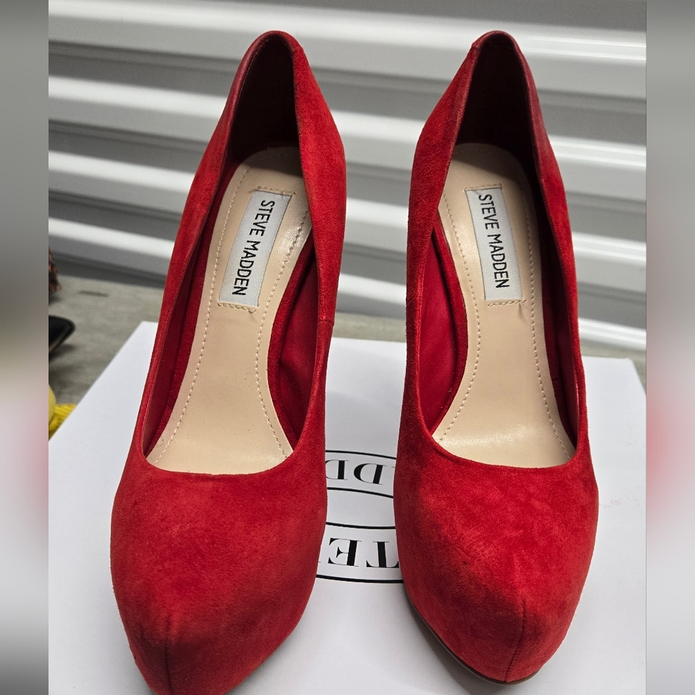 Steve Madden Red Women's Pumps